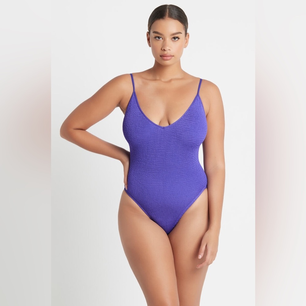 Bond-eye Purple One Piece Swimsuit with V-neck and High-leg
